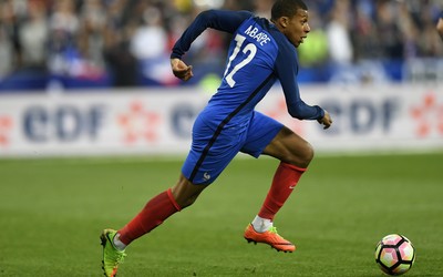 龙珠体育热议-金玟哉这球商被主帅盛赞